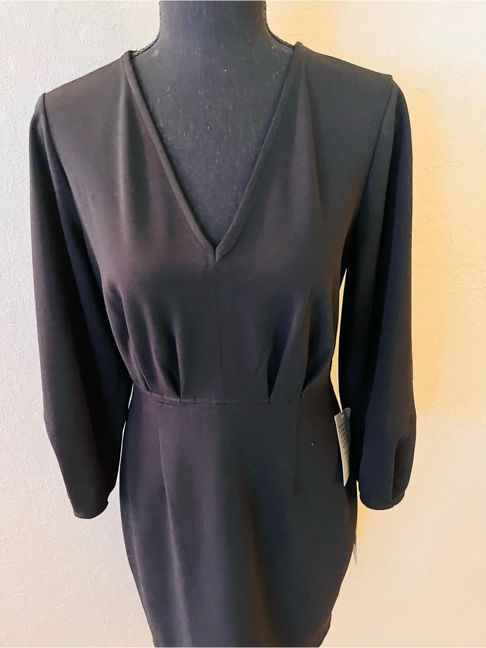 Donna Morgan sleek black